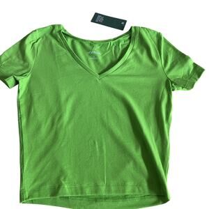 Wild Fable Women's Green Short Sleeve V-Neck Cropped T-Shirt - Size Large - NWT